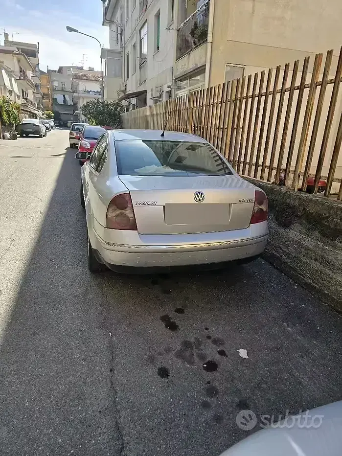Usata VW Passat 150 CV (110 kW) 2001 Grigio Berlina