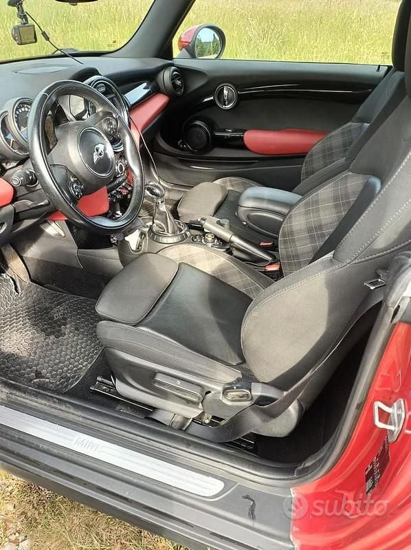 Usata Mini Cooper Cabriolet 136 CV (100 kW) 2016 Rosso Cabrio