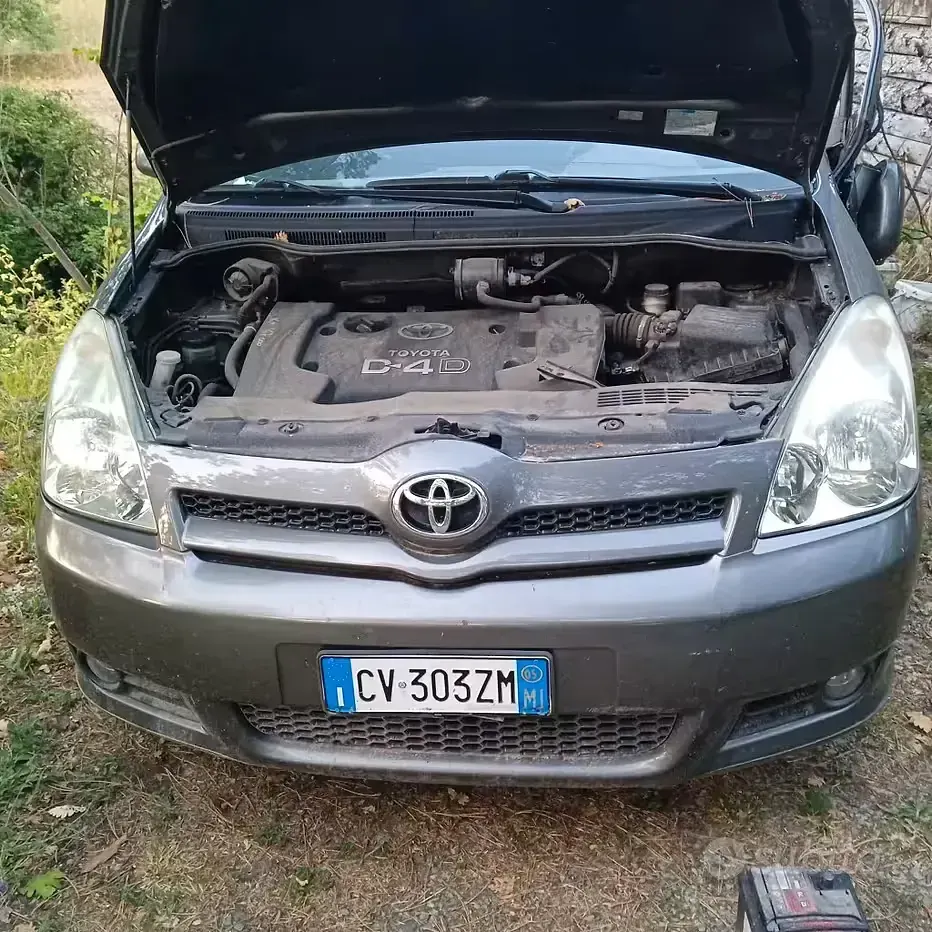 Usata Toyota Corolla 116 CV (85 kW) 2005 Bluazzurro Monovolume