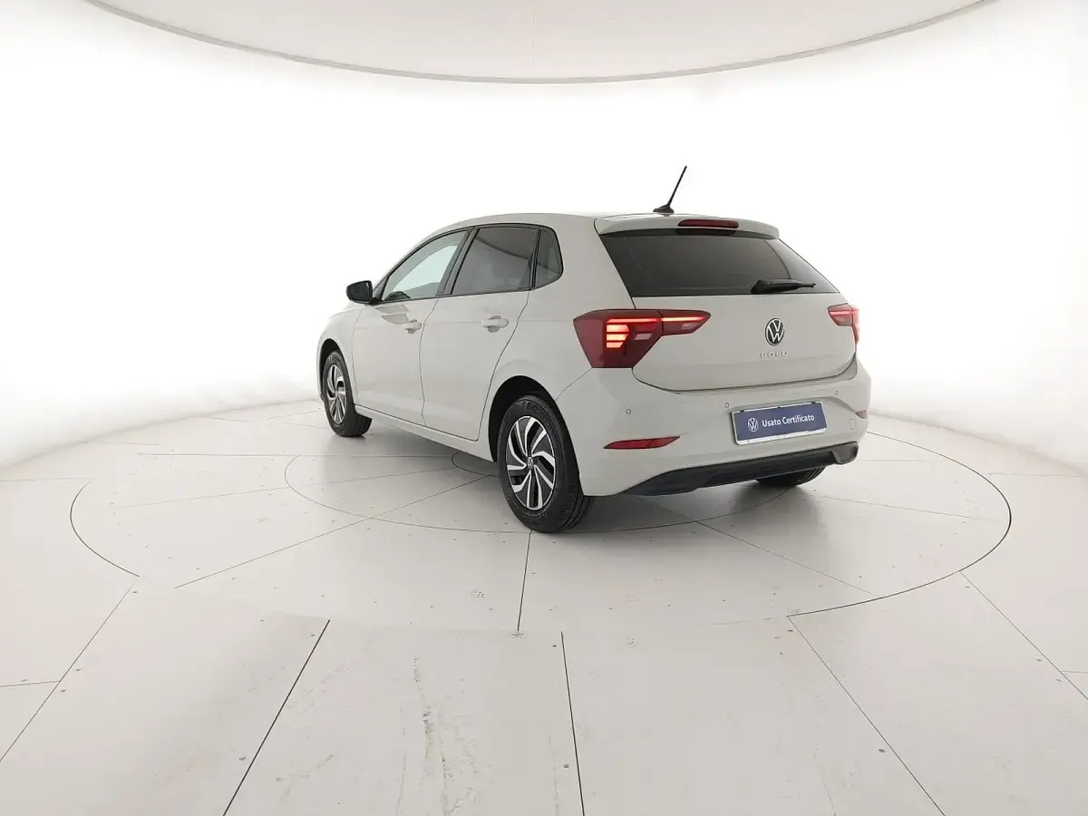 Usata VW Polo Life 80 CV (58 kW) 2024 Ascot grey Utilitaria