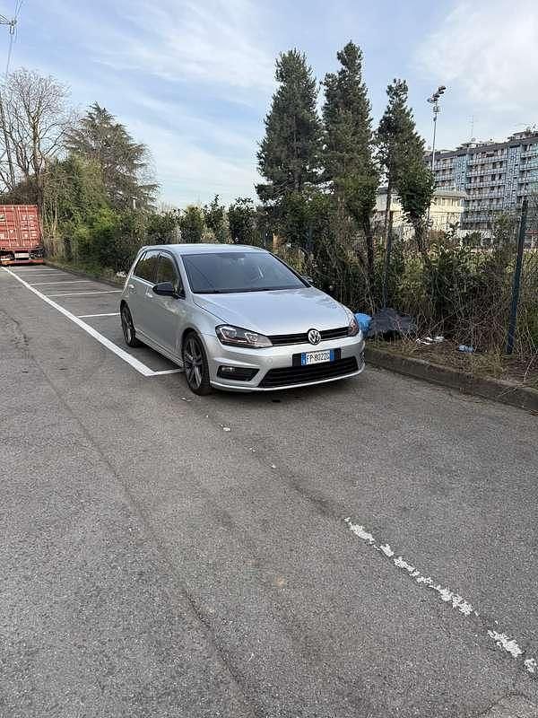 Usata VW Golf VII Highline 110 CV (80 kW) 2016 Berlina