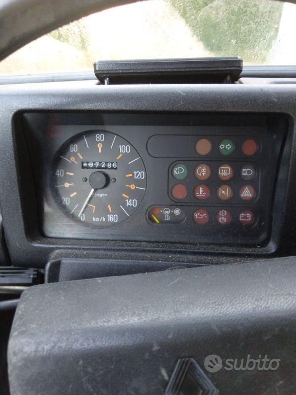Usata Renault R4 34 CV (25 kW) 1985 Utilitaria