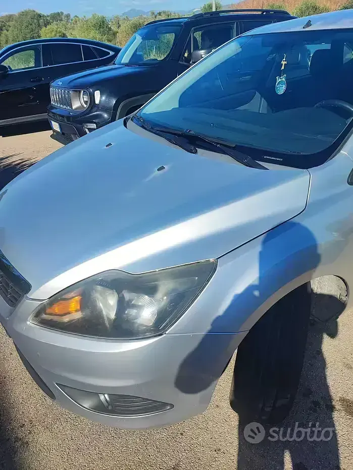 Usata Ford Focus 109 CV (80 kW) 2010 Grigio Berlina