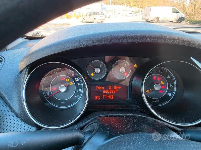 Usata Fiat Punto Evo Active 75 CV (55 kW) 2010 Grigio Utilitaria