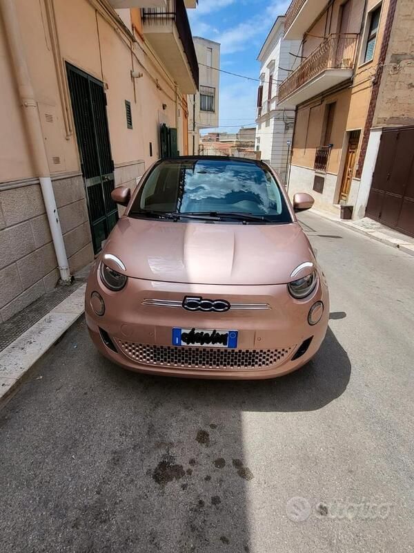 Usata Fiat 500e Icon 41 kW (57 CV) 2022 Cabrio