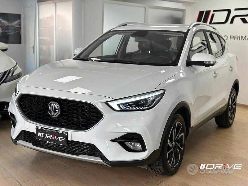 Usata MG ZS Luxury 111 CV (81 kW) 2024 Bianco SUV