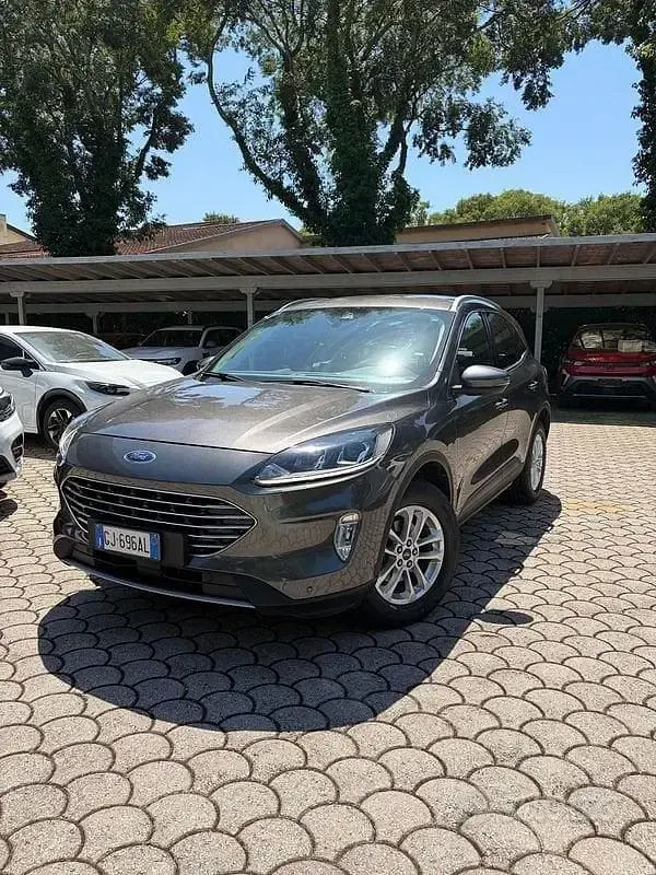 Usata Ford Kuga Business Edition 190 CV (139 kW) 2022 Grigio SUV