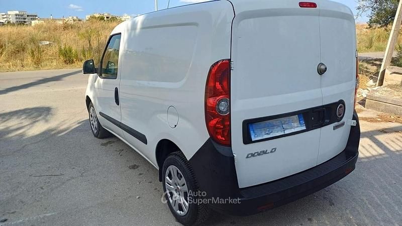 Usata Fiat Doblò 95 CV (69 kW) 2020 Bianco Monovolume