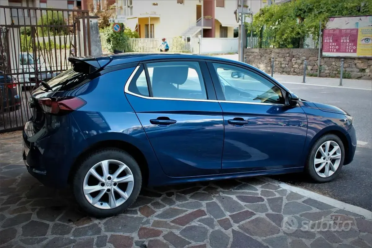 Usata Opel Corsa Elegance 75 CV (55 kW) 2021 Bluazzurro Utilitaria