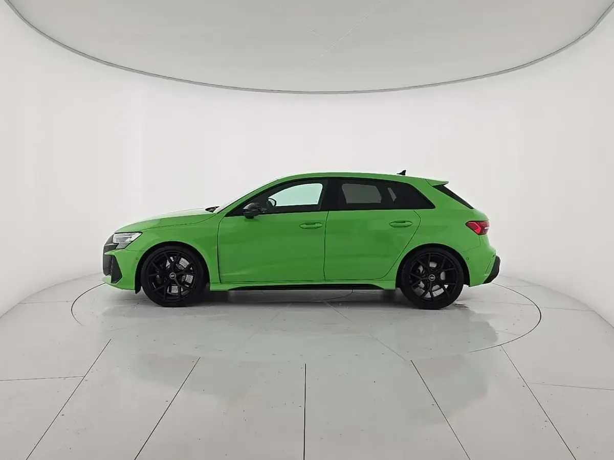 Nuova Audi RS3 400 CV (294 kW) 2026 Verde Berlina