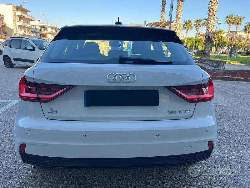 Usado Audi A1 116 CV (85 kW) 2019 Blanco SUV