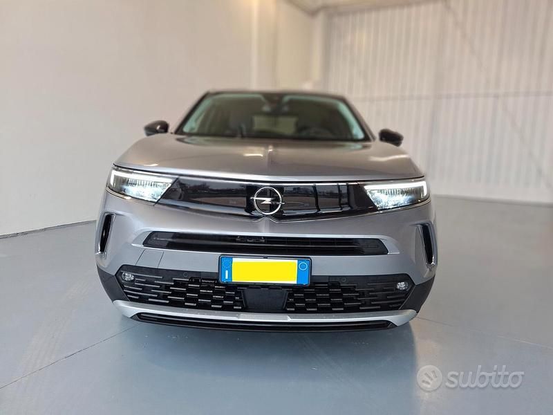 Usata Opel Mokka Elegance 101 CV (74 kW) 2024 Grigio SUV
