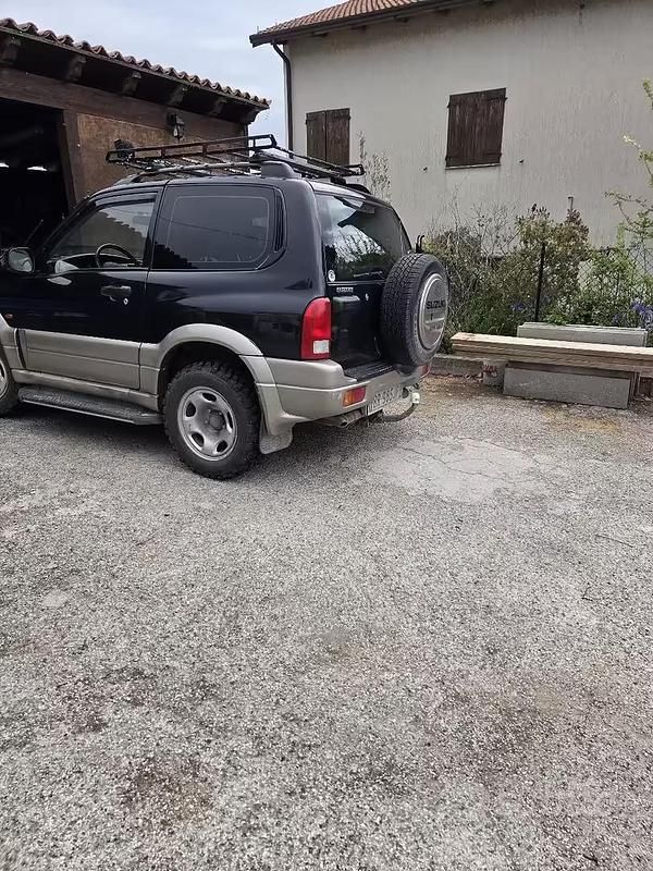 Usata Suzuki Vitara 94 CV (69 kW) 2002 Nero SUV