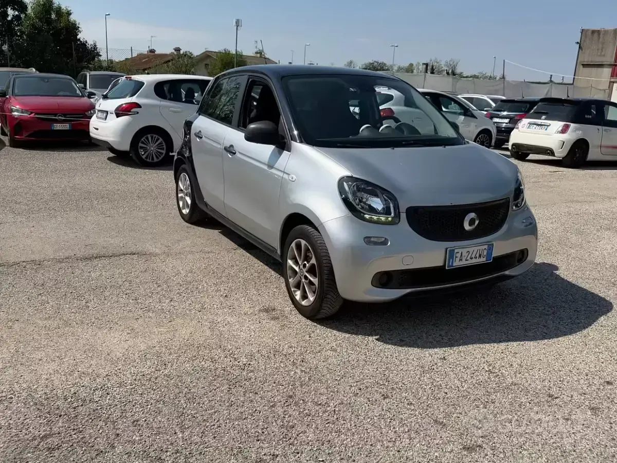 Usata Smart ForFour Edition #1 71 CV (52 kW) 2015 Grigio Utilitaria