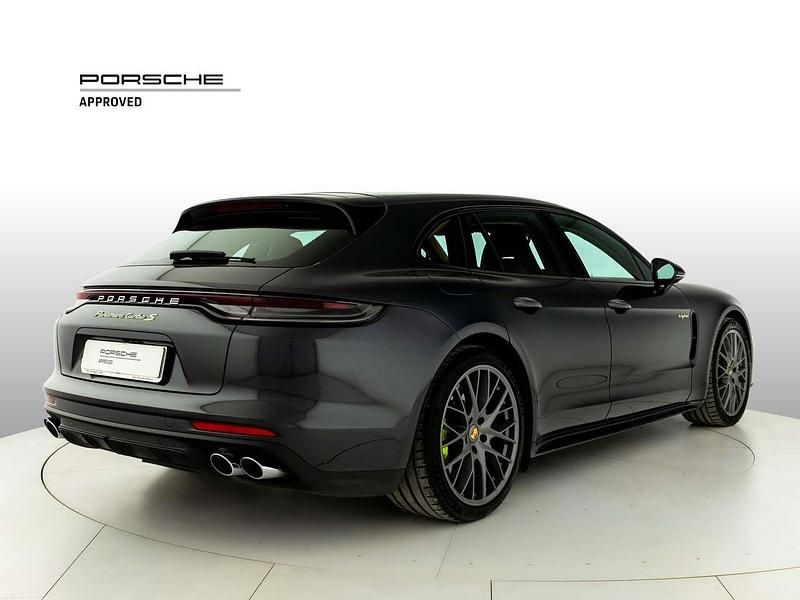 Usata Porsche Panamera S E-Hybrid Sport Turismo 700 CV (514 kW) 2021 Grigio vulcano metallizzato Berlina