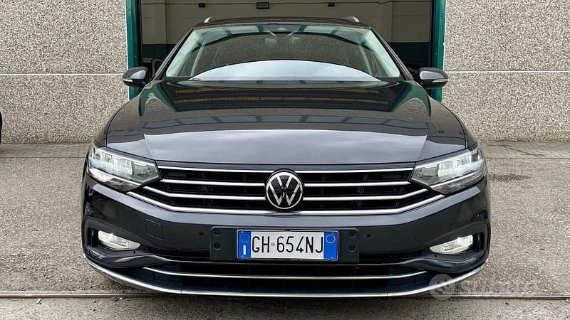 Usata VW Passat Executive 200 CV (147 kW) 2021 Grigio Station wagon