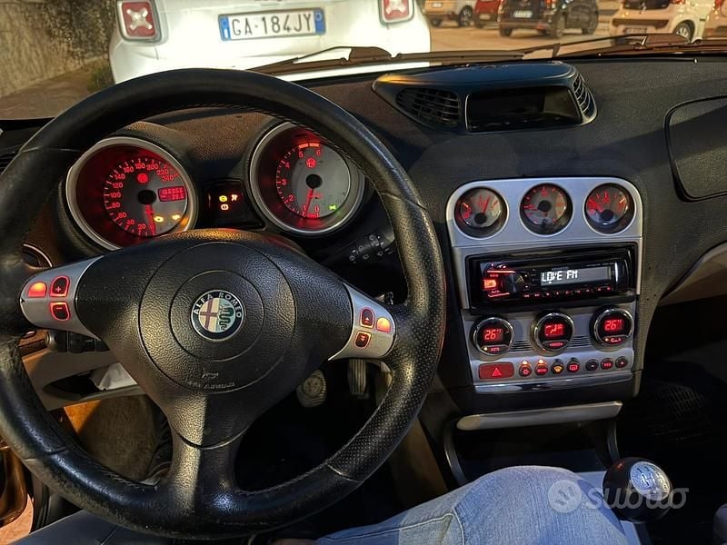 Usata Alfa Romeo 156 140 CV (102 kW) 2005 Station wagon