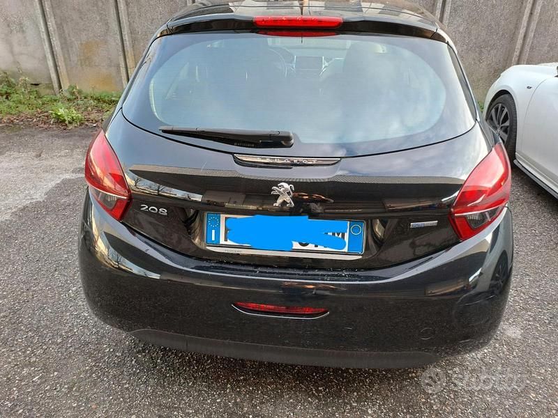 Usata Peugeot 208 2016 Nero Utilitaria