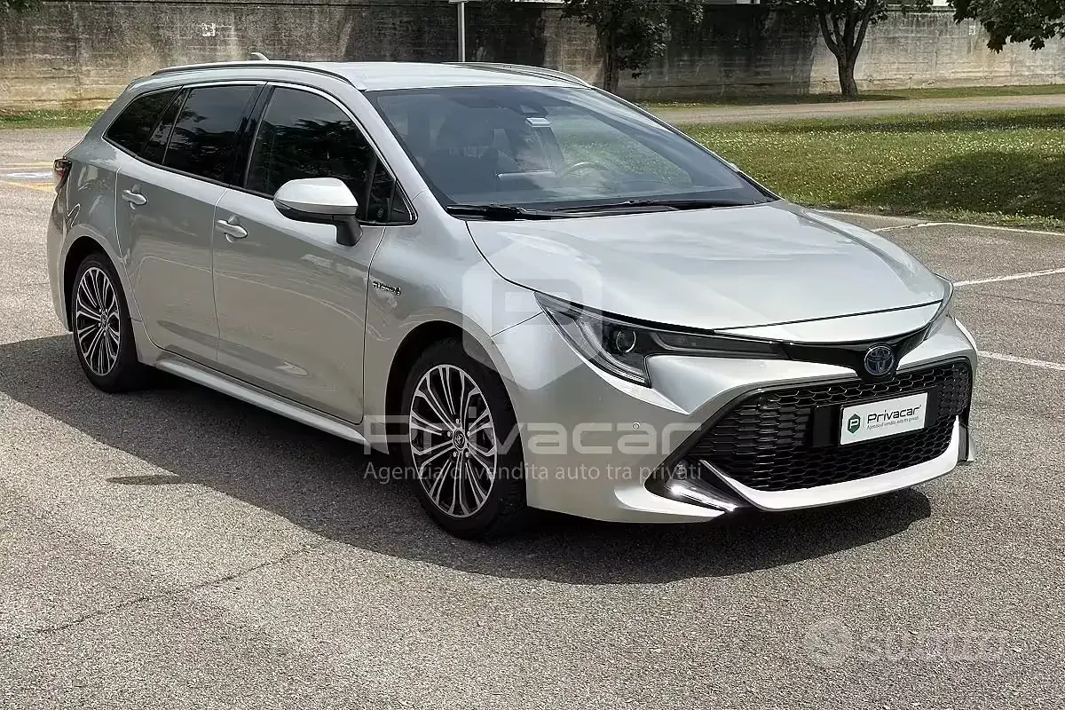 Usata Toyota Corolla Style 98 CV (72 kW) 2019 Grigio Station wagon
