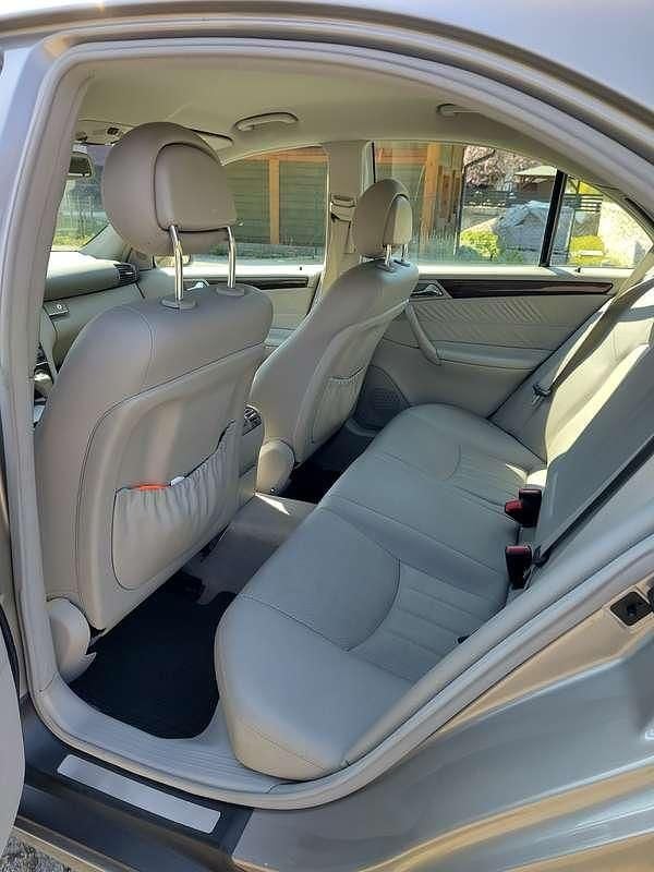 Usata Mercedes C220 Elegance 150 CV (110 kW) 2004 Beige Berlina