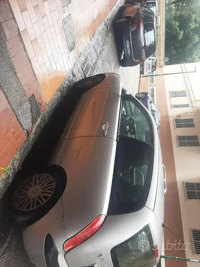 Usata Lancia Ypsilon 80 CV (58 kW) 2003 Grigio Utilitaria