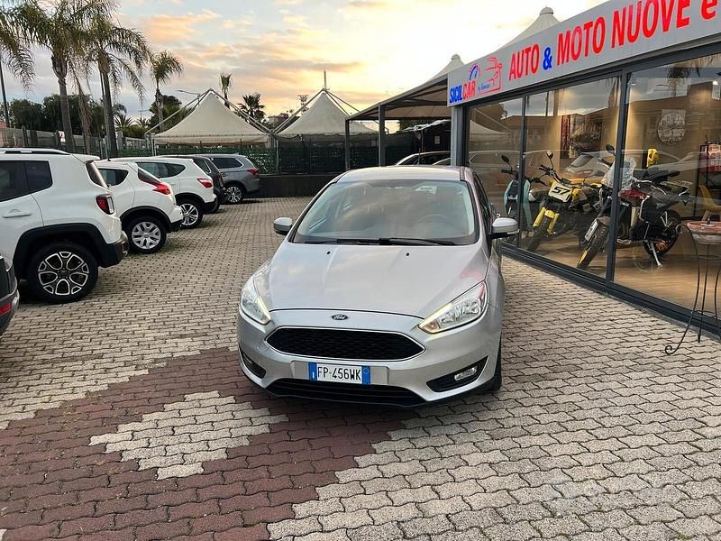 Usata Ford Focus Titanium 120 CV (88 kW) 2018 Grigio Berlina