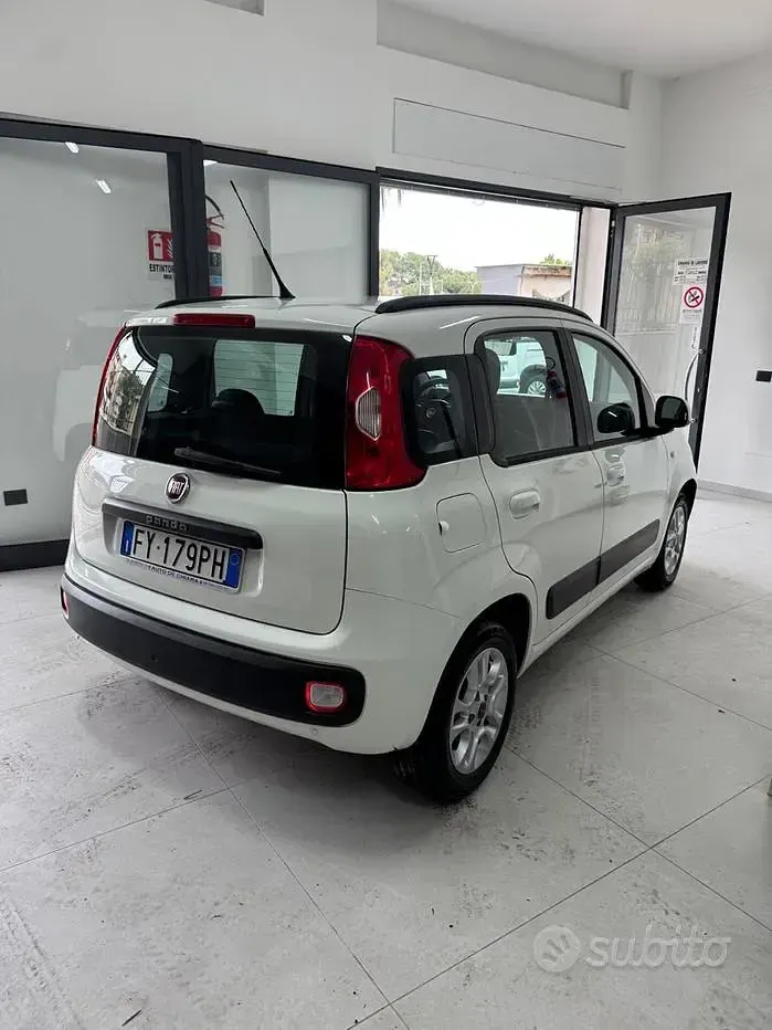 Usata Fiat Panda Lounge 69 CV (50 kW) 2019 Bianco Utilitaria
