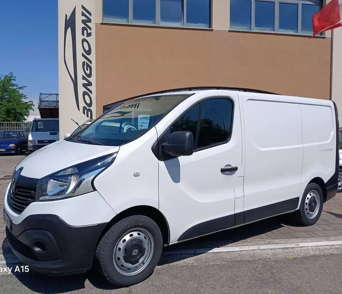 Usata Renault Trafic 125 CV (91 kW) 2017 Verice pastello Monovolume