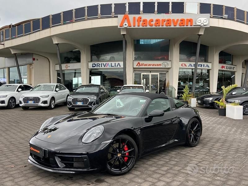 Usata Porsche 992 450 CV (330 kW) 2022 Nero Cabrio