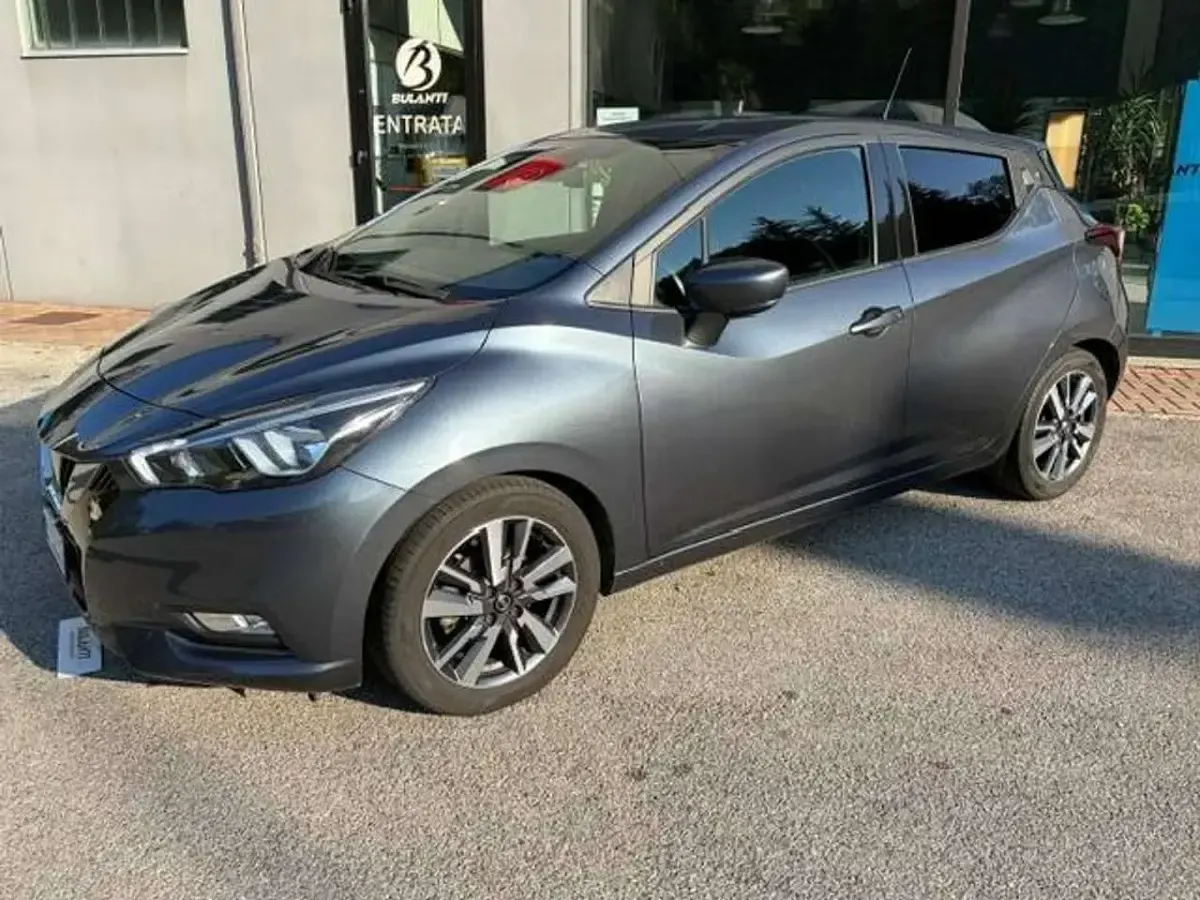Usata Nissan Micra N-Connecta 90 CV (66 kW) 2017 Dark metal greey Utilitaria