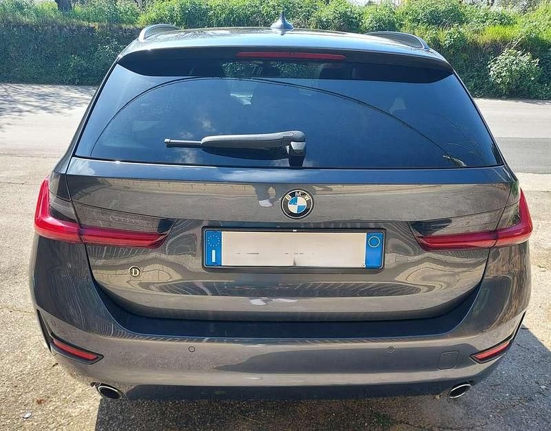 Usata BMW 318 Advantage 150 CV (110 kW) 2021 Grigio Station wagon