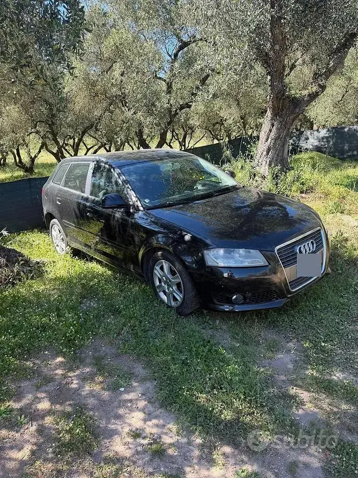 Usado Audi A3 90 CV (66 kW) 2010 Negro Utilitario