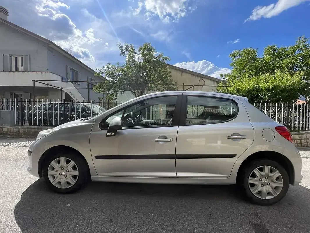 Usata Peugeot 207 73 CV (53 kW) 2008 Grigio Berlina