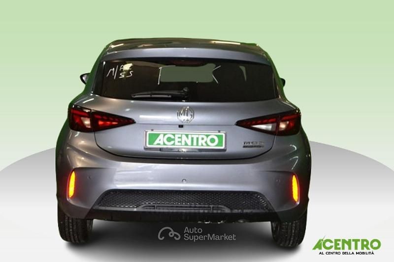 Usata MG MG3 Luxury 102 CV (75 kW) 2025 Gray Utilitaria