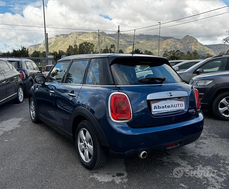 Usata Mini Cooper D 116 CV (85 kW) 2015 Blu Utilitaria