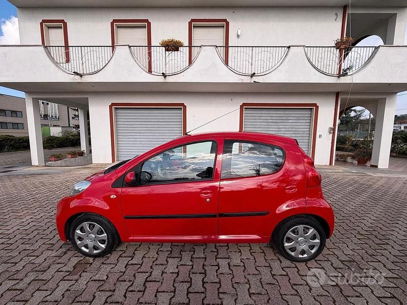 Usata Peugeot 107 Allure 68 CV (50 kW) 2010 Utilitaria