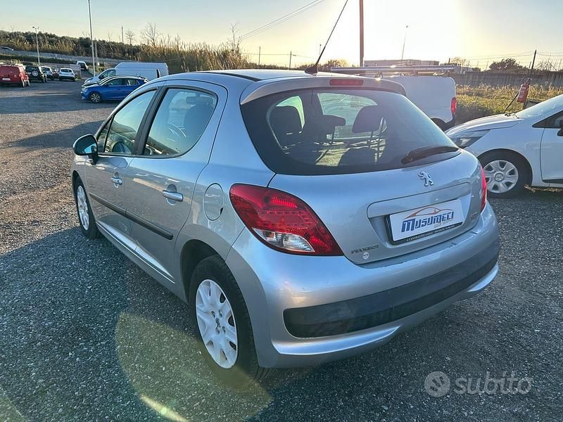 Usata Peugeot 207 75 CV (55 kW) 2008 Grigio Berlina
