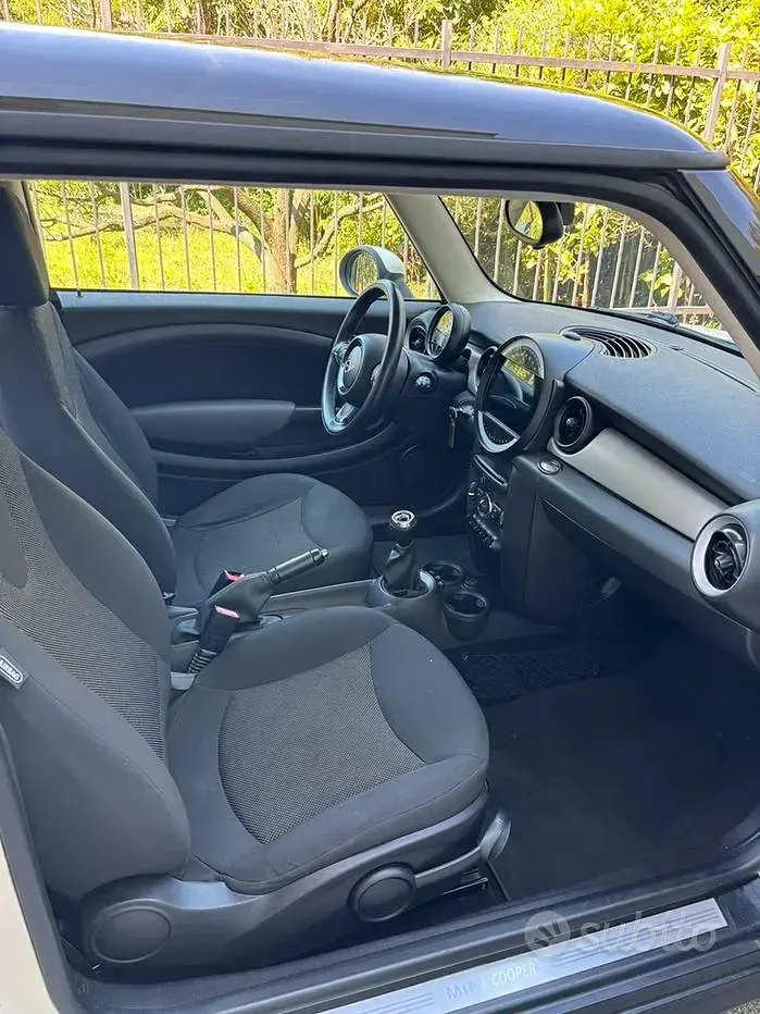 Usata Mini Cooper D 112 CV (82 kW) 2012 Utilitaria