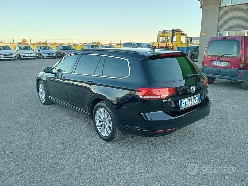 Usata VW Passat 120 CV (88 kW) 2017 Nero Station wagon