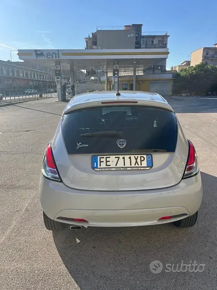 Usata Lancia Ypsilon 95 CV (69 kW) 2016 Utilitaria