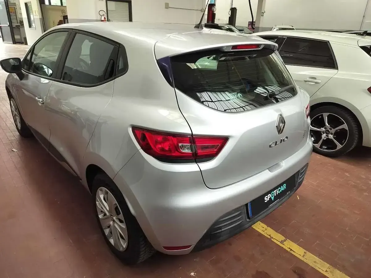 Usata Renault Clio IV Life 76 CV (55 kW) 2018 Argento Berlina