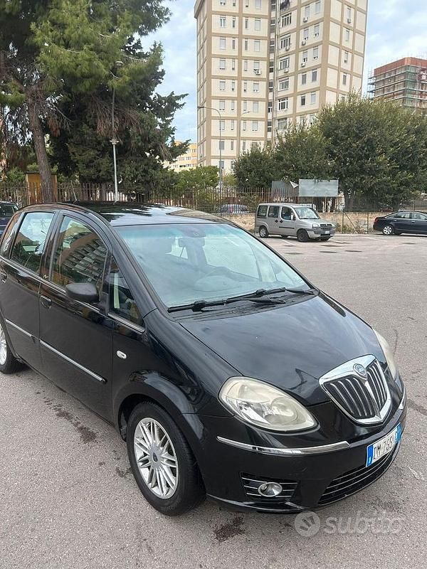Usata 2008 Lancia Musa Monovolume | 2500 € (Buon prezzo) - Immagine 1/4