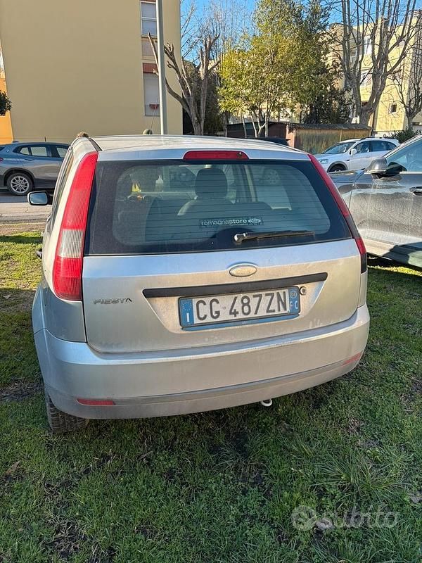 Usata Ford Fiesta 2004 Utilitaria