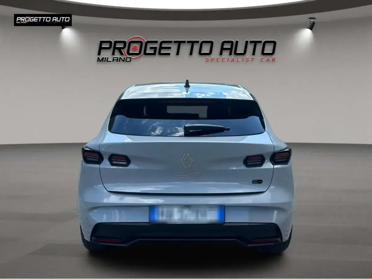 Usata Renault Clio V Techno 160 CV (117 kW) 2025 Grigio Berlina