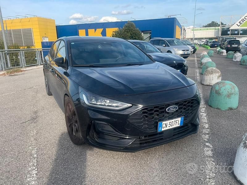 Usata Ford Focus 120 CV (88 kW) 2023 Nero Berlina