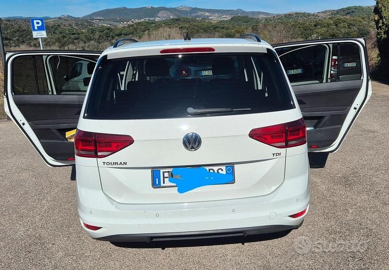 Usata VW Touran Business 110 CV (80 kW) 2016 Bianco Monovolume