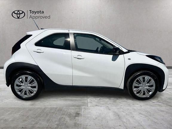 Begagnad Toyota Aygo X Active 72 HK (52 kW) 2022 Vit SUV