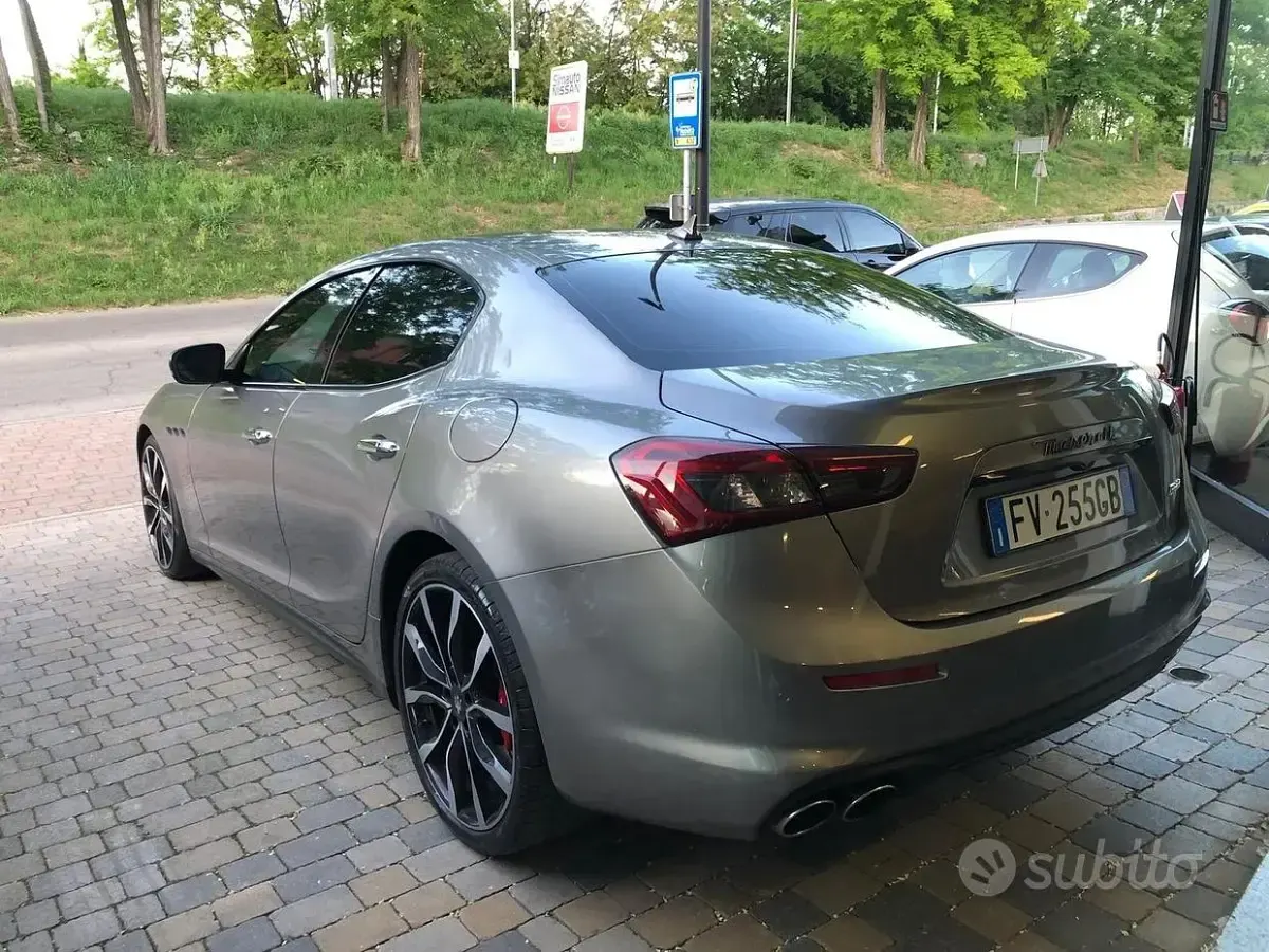 Usata Maserati Ghibli GranLusso 250 CV (183 kW) 2019 Grigio Berlina