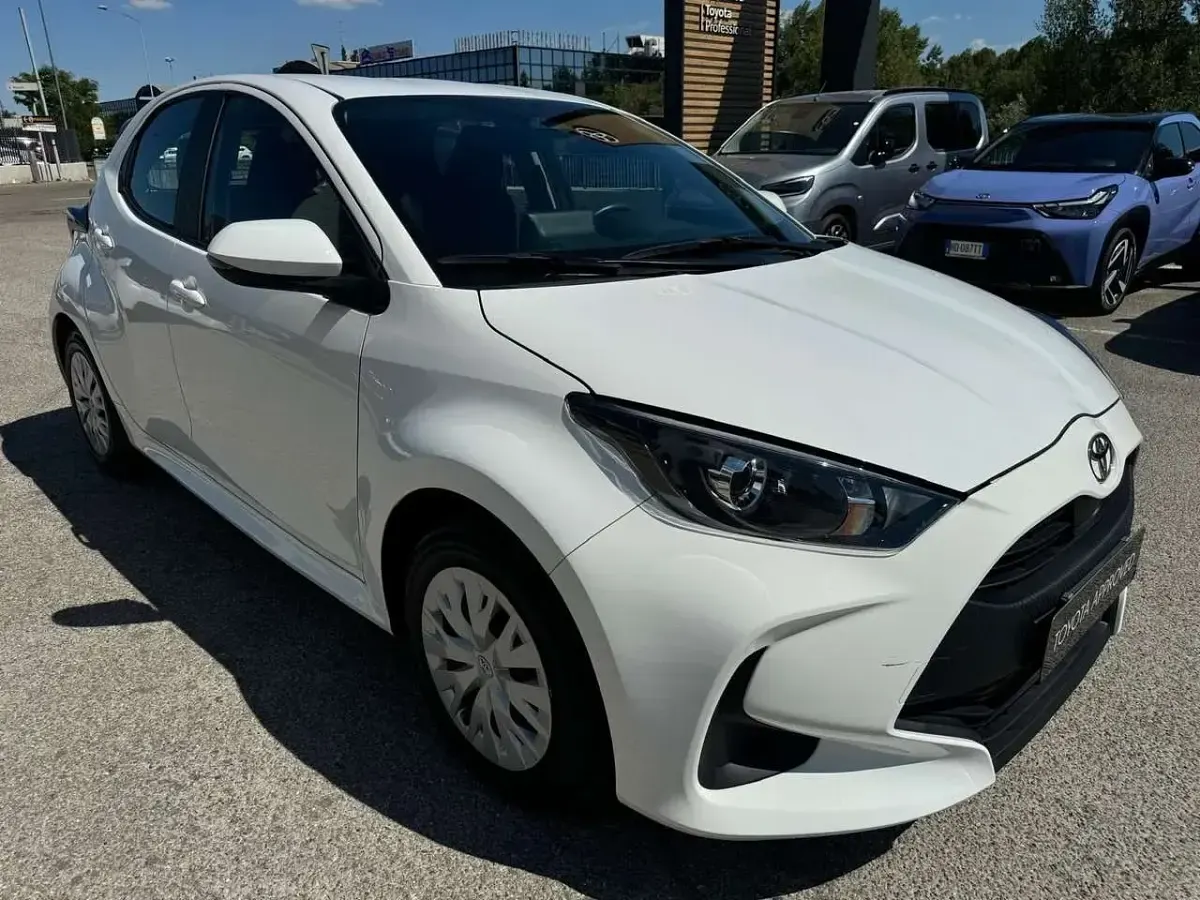 Usata Toyota Yaris Hybrid Active 116 CV (85 kW) 2025 Other Berlina