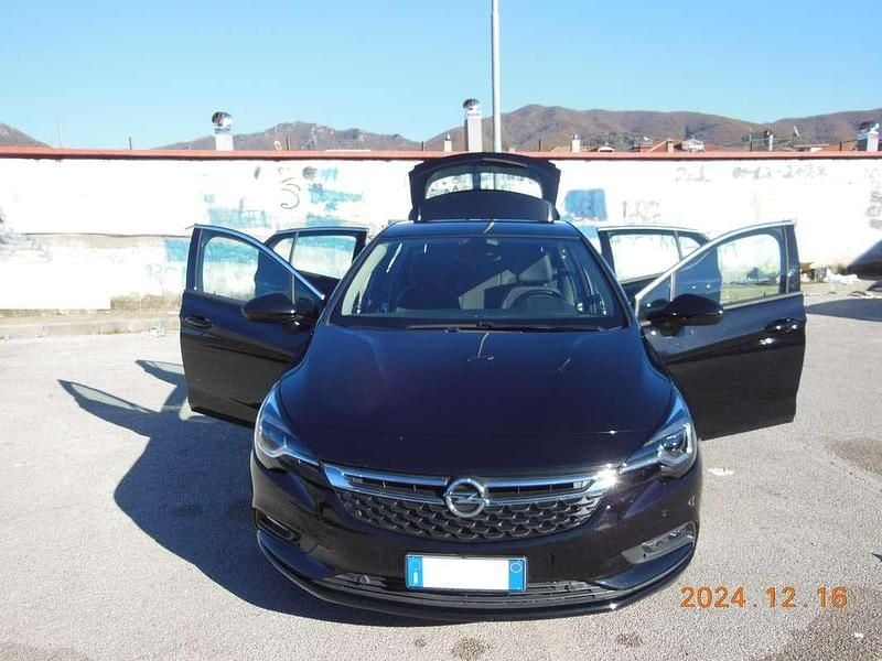 Usata Opel Astra Innovation 110 CV (80 kW) 2019 Nero Berlina